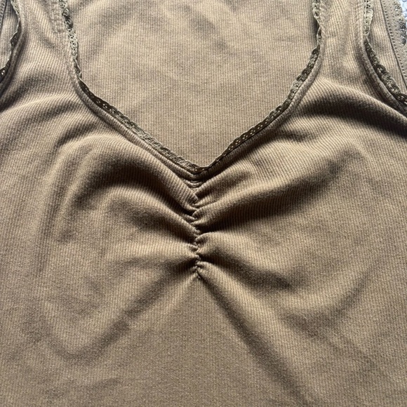 Old Navy Green Ruched Fitted Tank Top L Lace Trim Feminine Preppy Summer Fall - Picture 2 of 7
